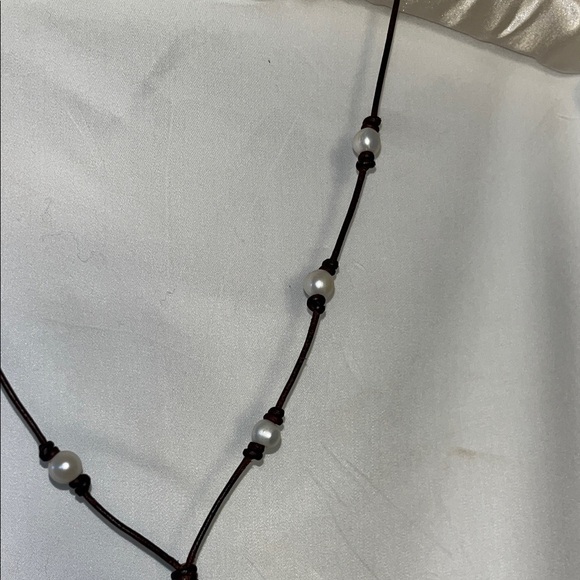 Elegant Brown Cord and Pearl Necklace - Picture 3 of 4